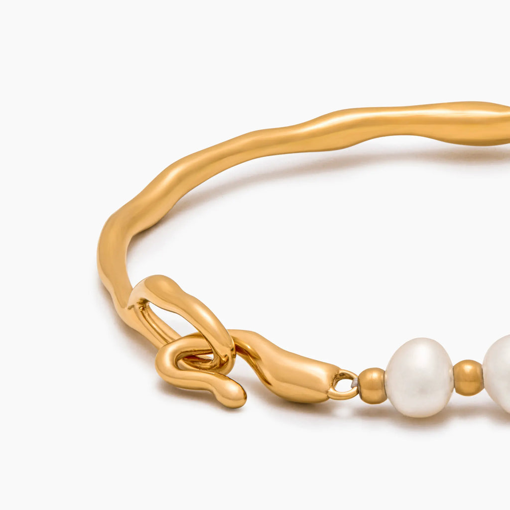 Isla Freshwater Pearl Bracelet